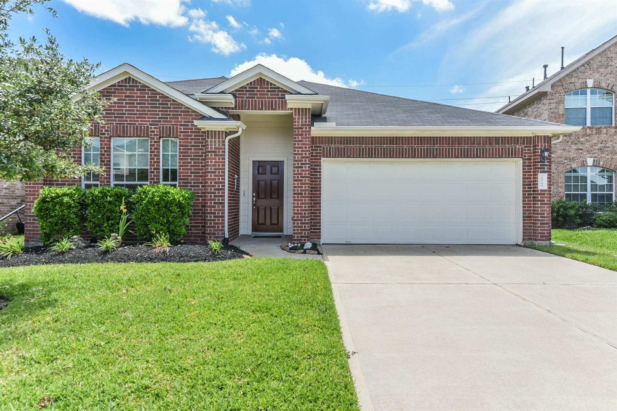 24715 Hikers Bend Dr