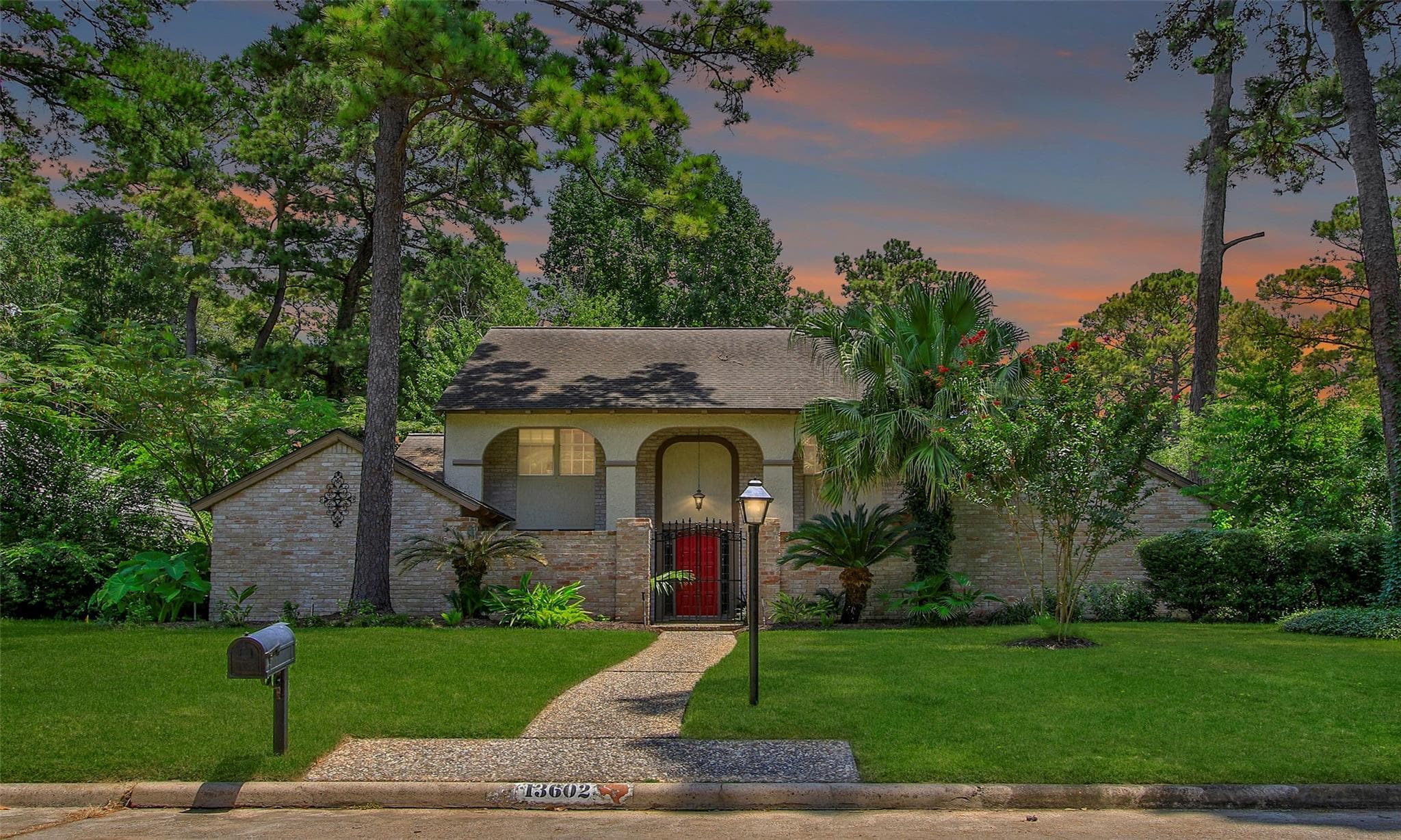 13602 Foxmoor Ln