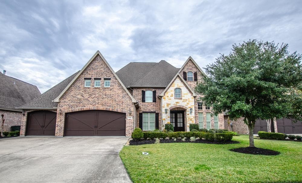 7740 Deerchase Dr