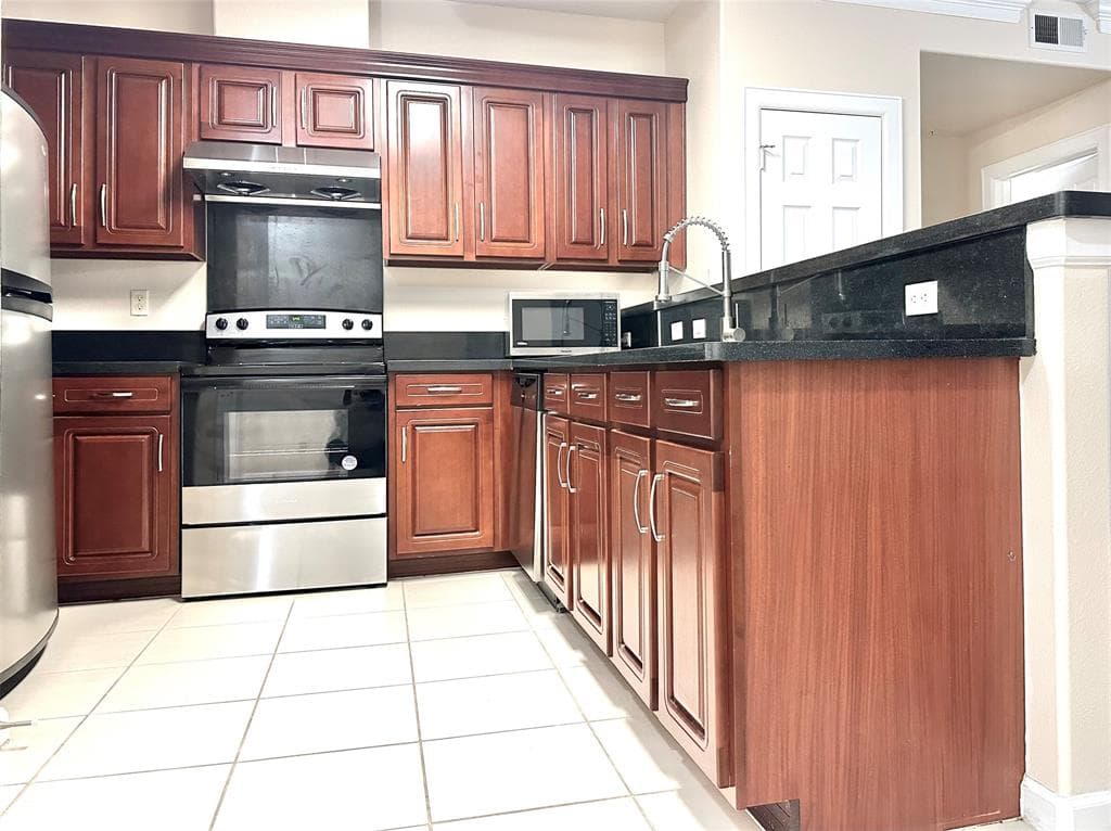 6611 W Sam Houston Pkwy S Unit 2c