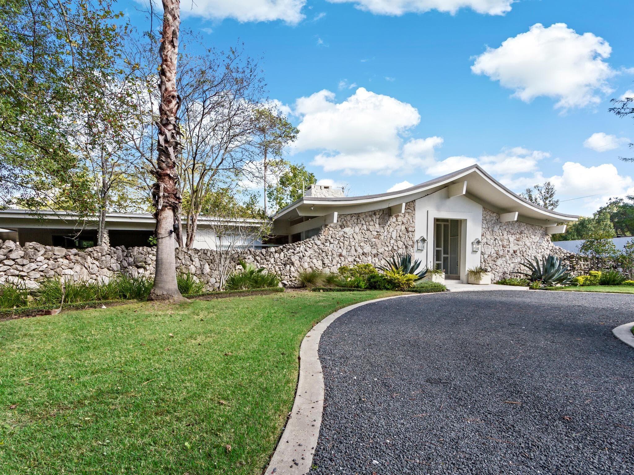 640 Kennedy Dr