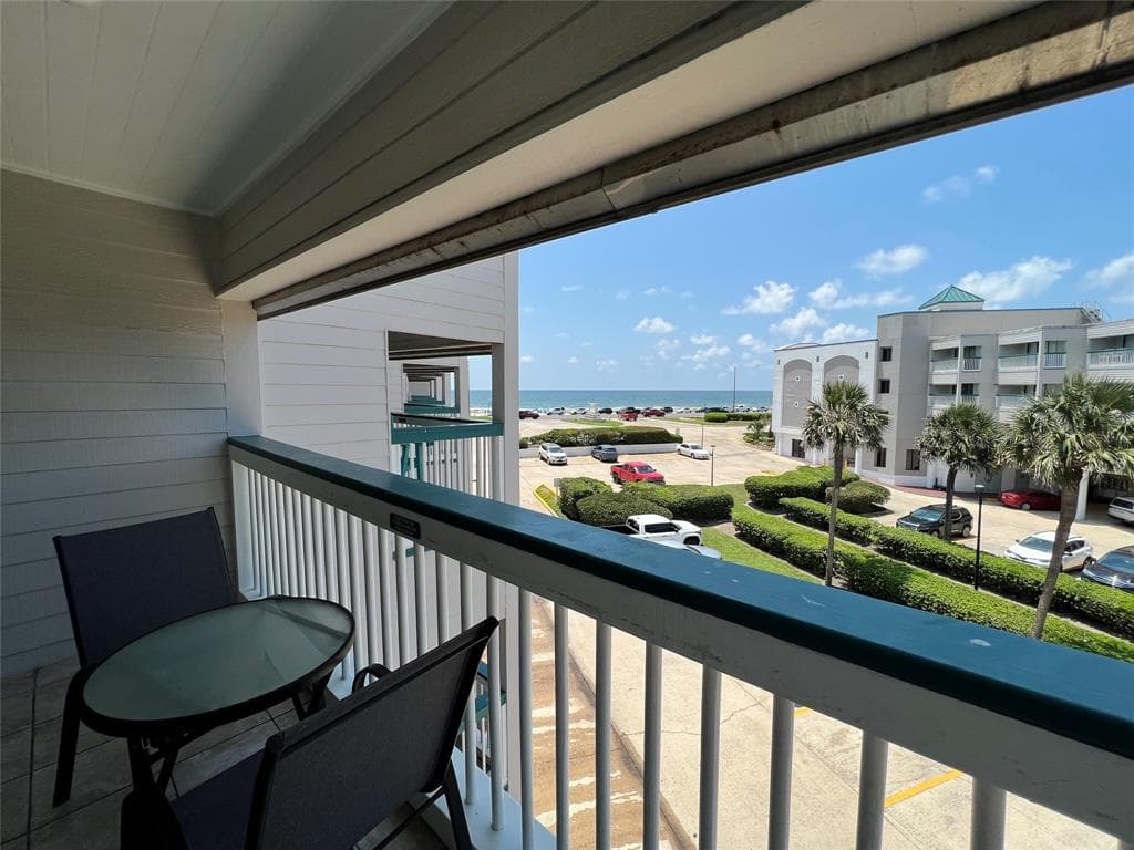 6102 Seawall Blvd # 216
