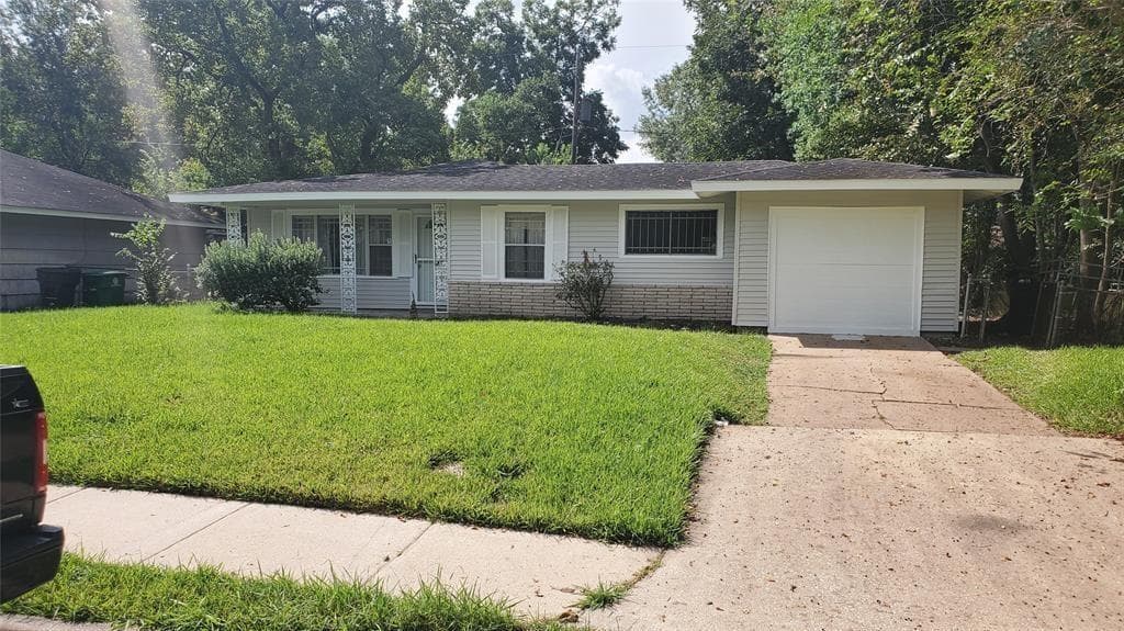 6026 Kenilwood Dr