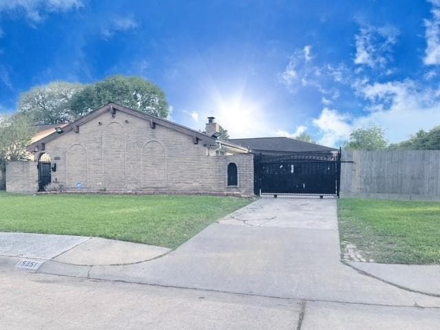 15351 E Barbara Cir