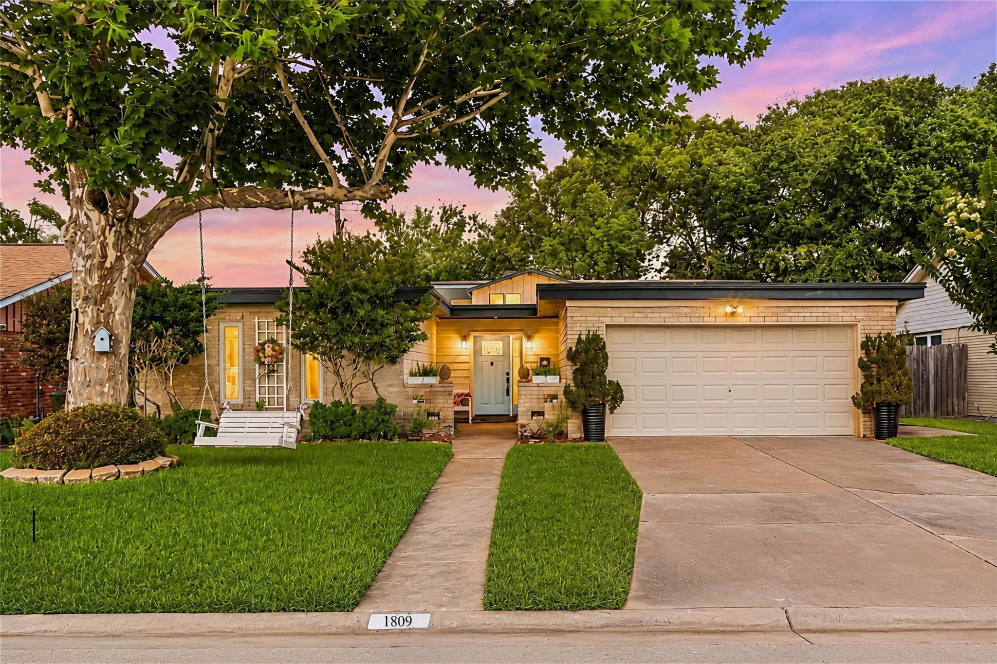 1809 Driftwood Ln