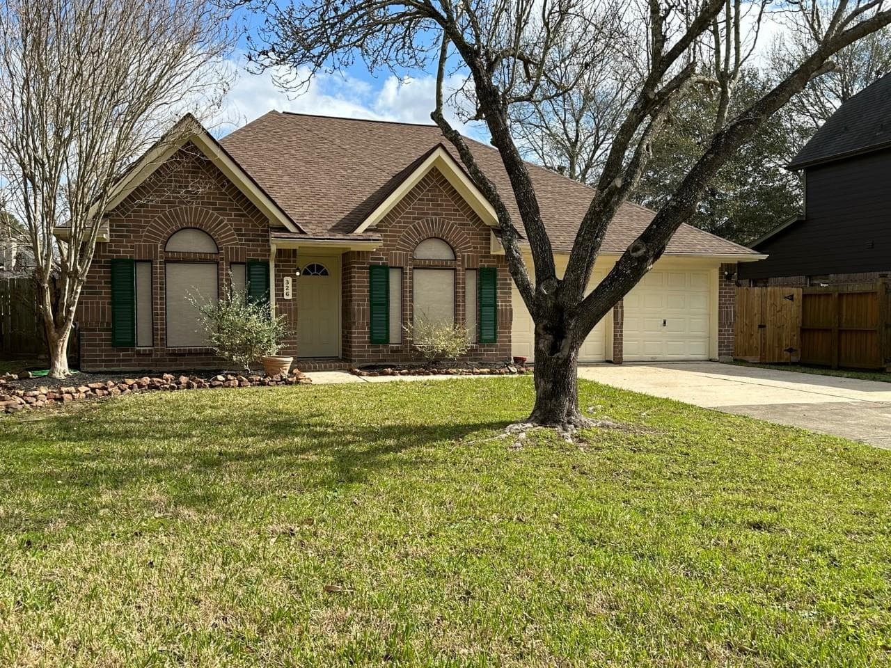 326 S Hampton Ct
