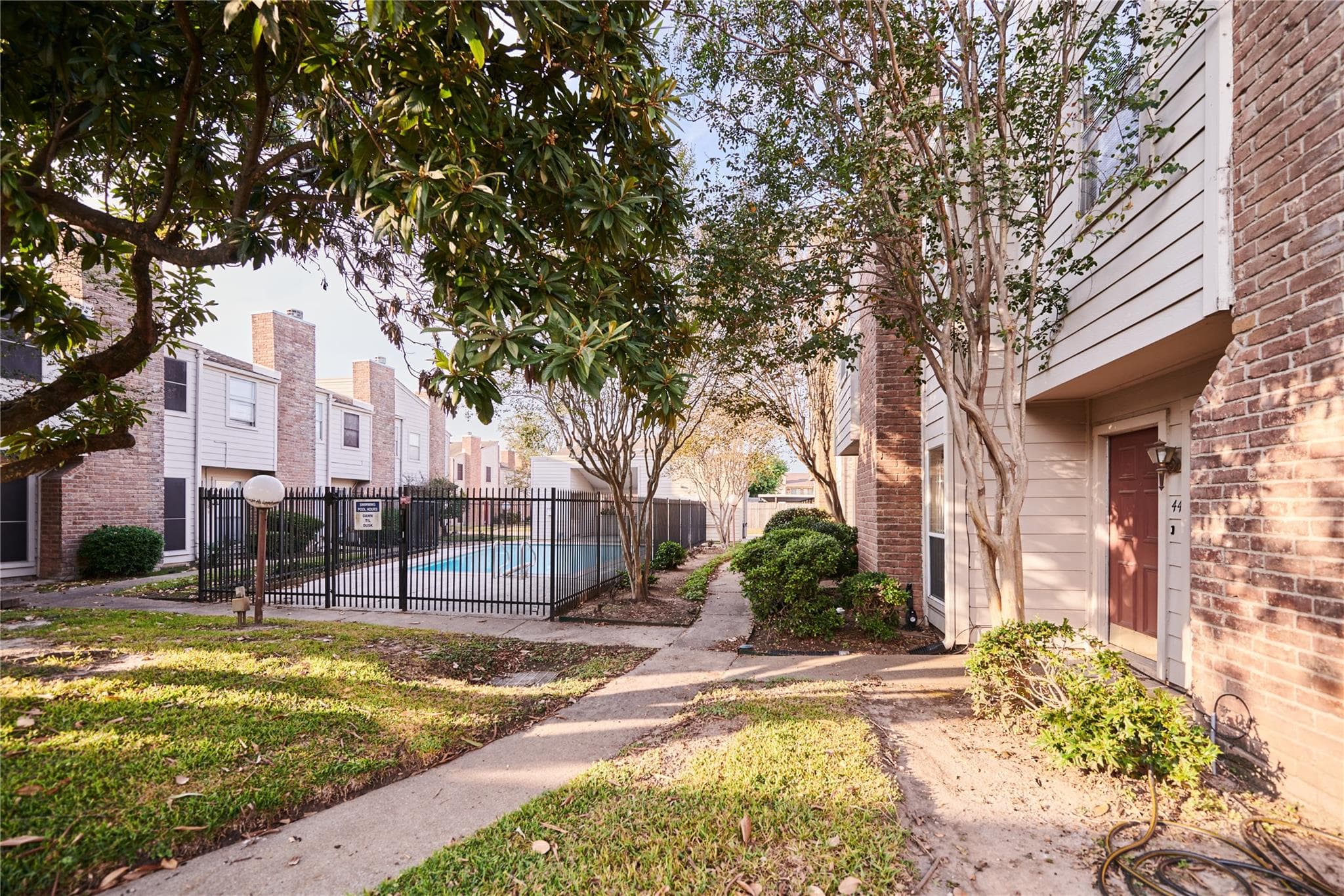 3901 Woodchase Dr Unit 44