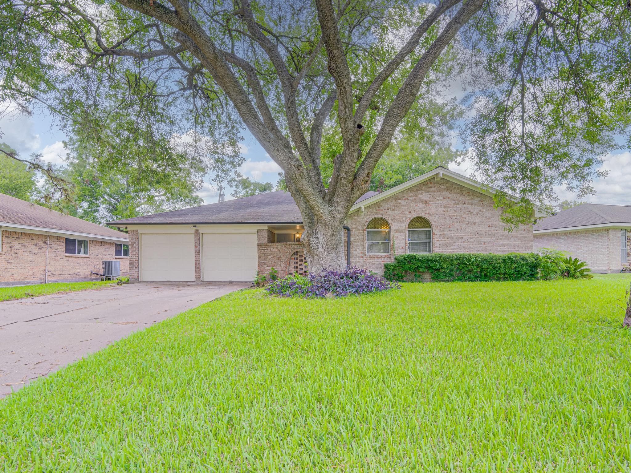 2122 Savanna Ct N