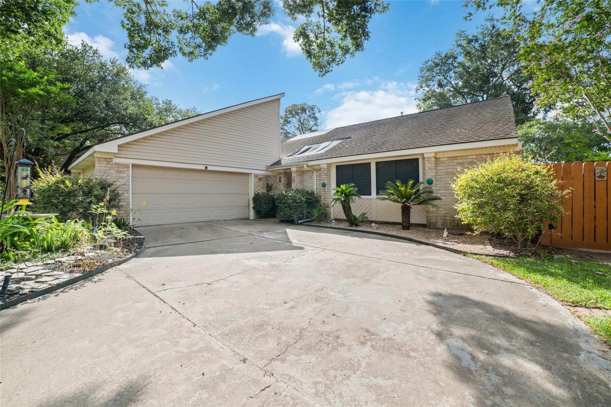 22611 Indian Ridge Dr
