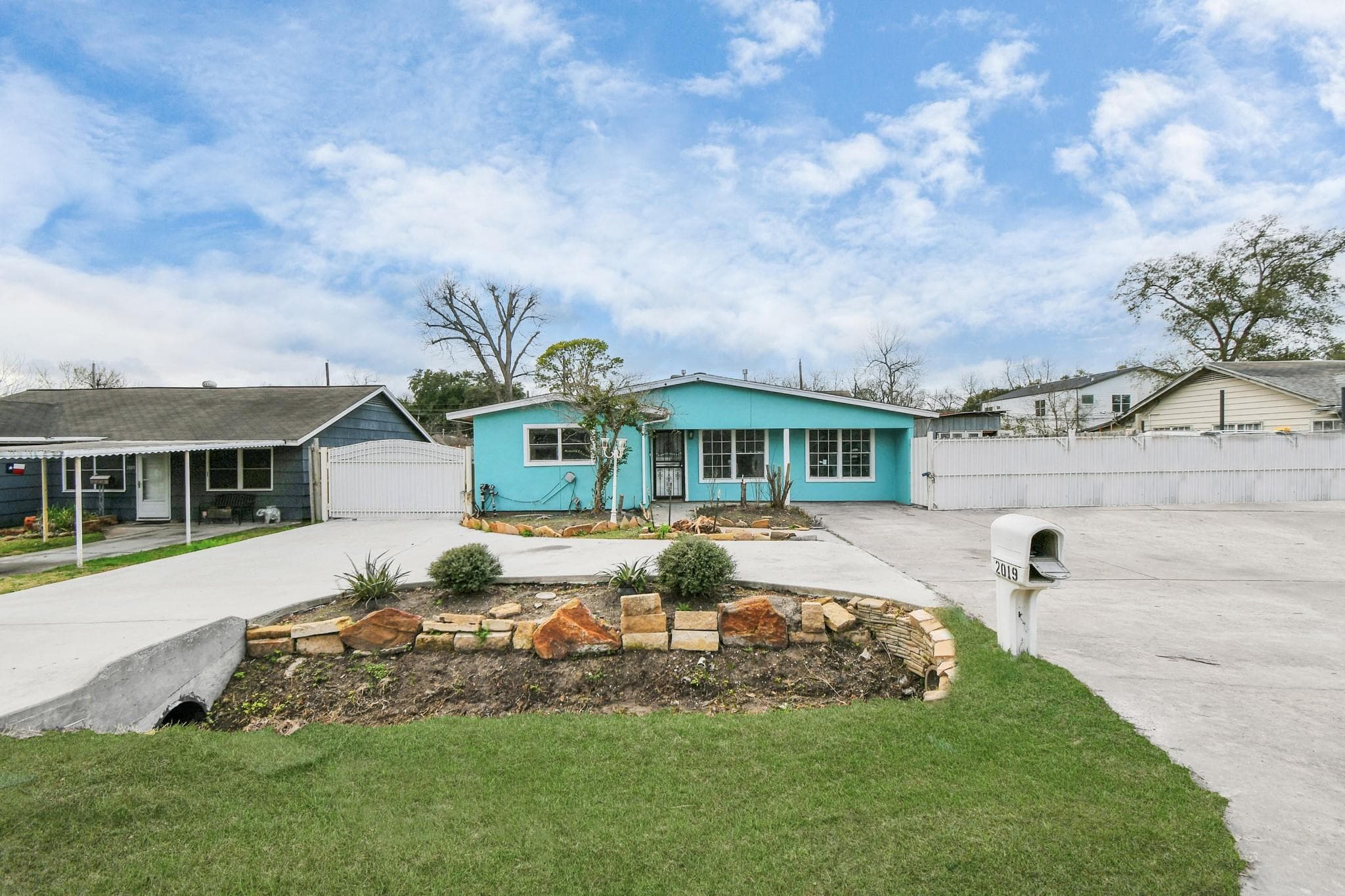 2019 Harland Dr