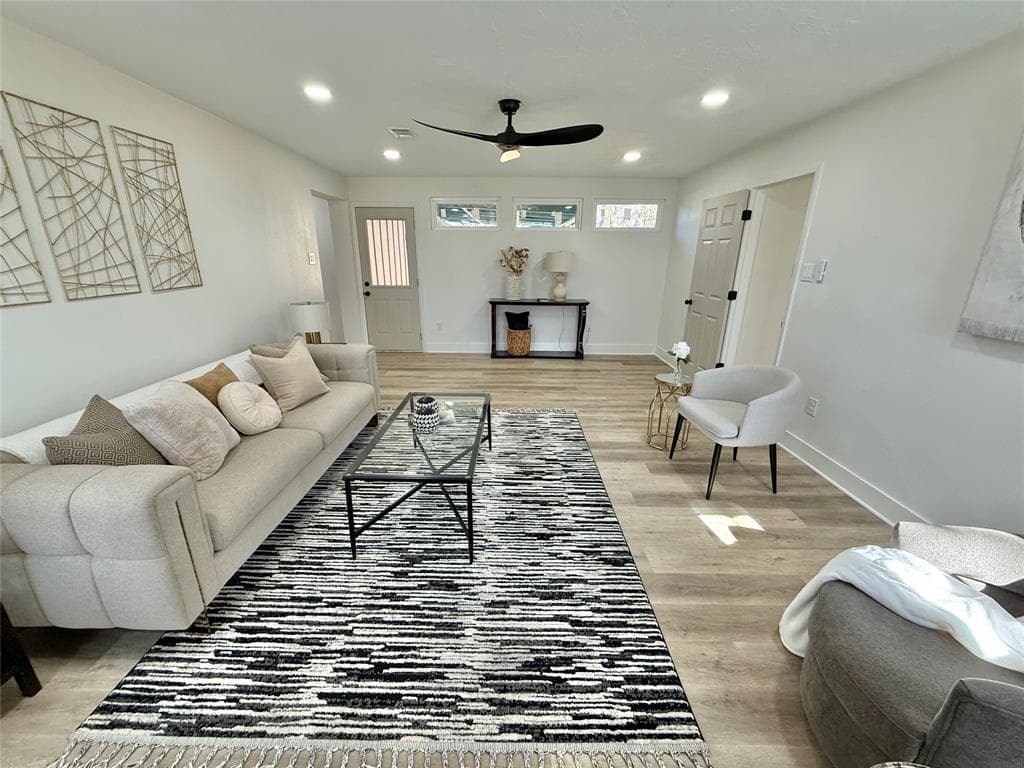 206 Inwood Ln