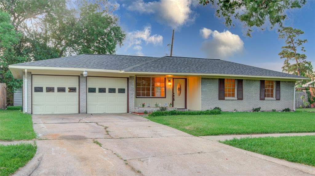 13211 Forest Knoll Dr