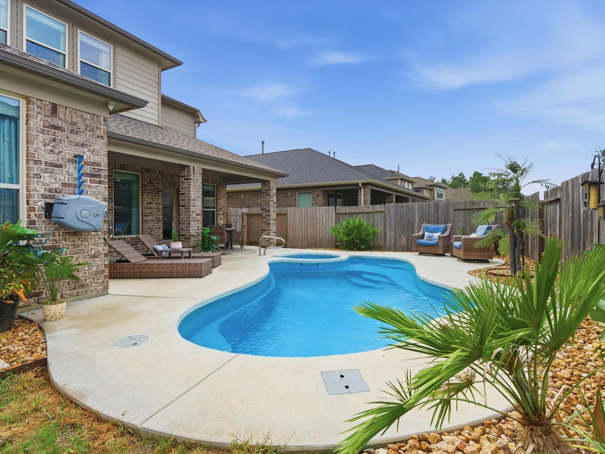 3325 Boxwood Forest Ct