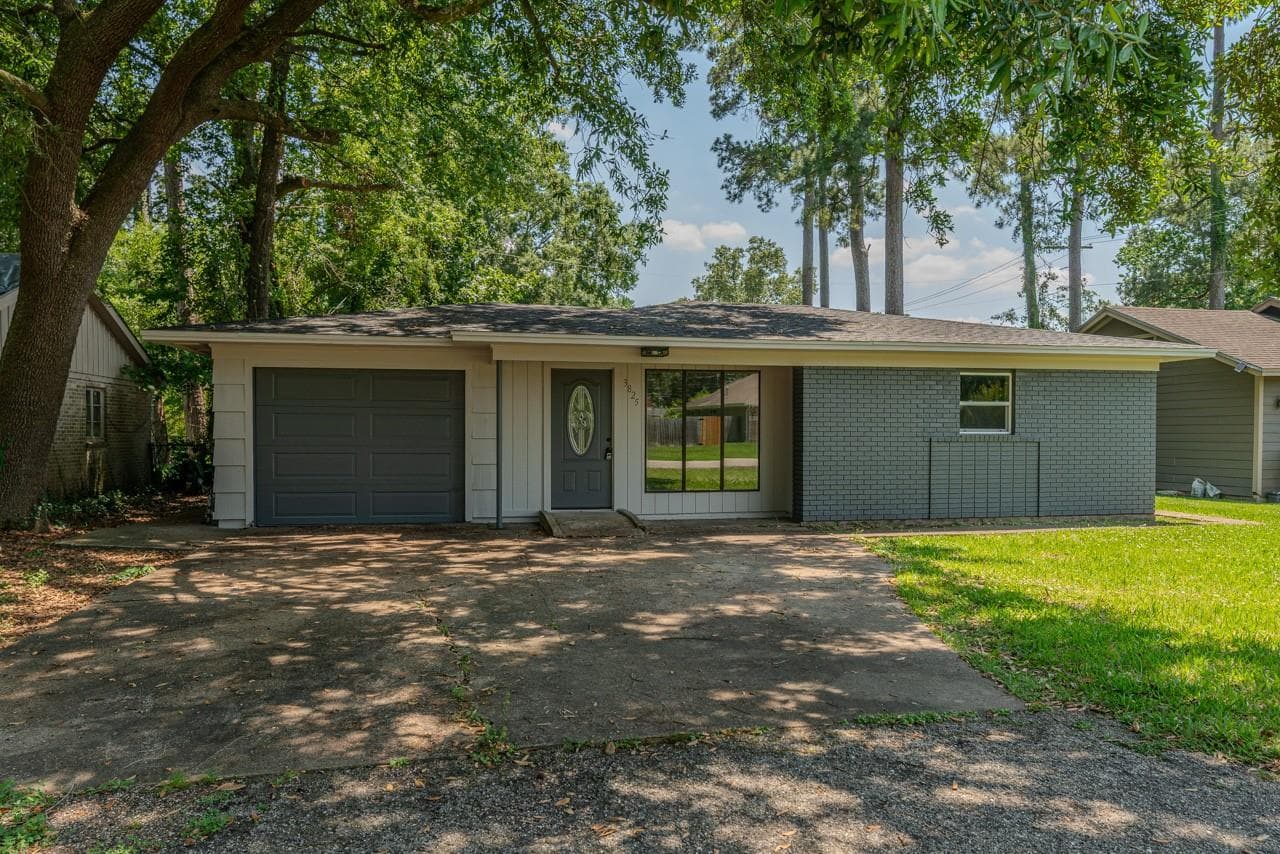 3825 Buckingham Row