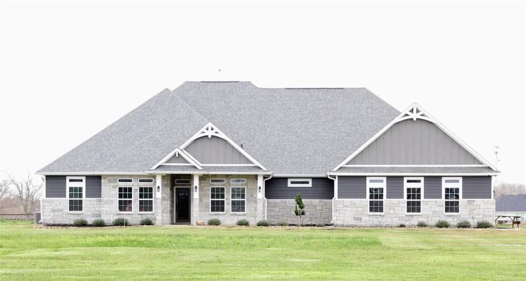 311 Lakeview Dr