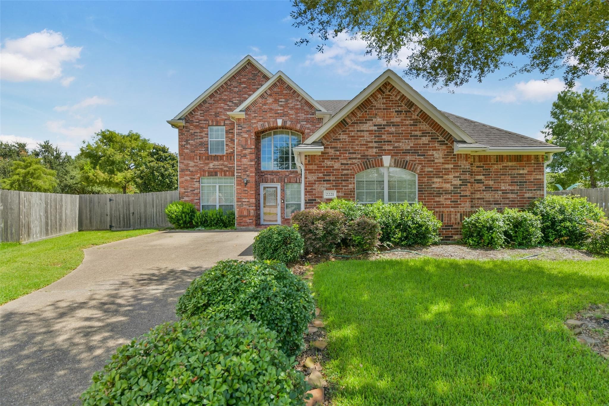2221 Silvercreek Ct