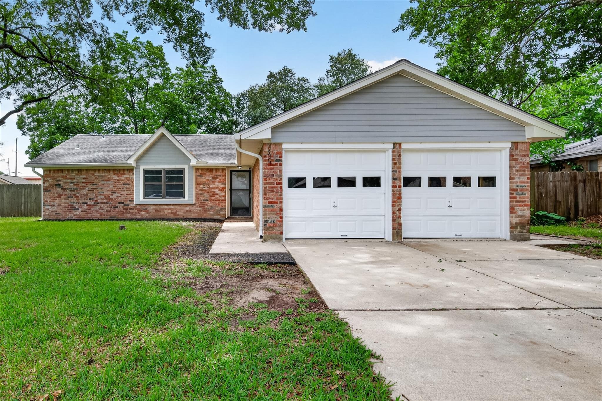 5311 Little John Ln