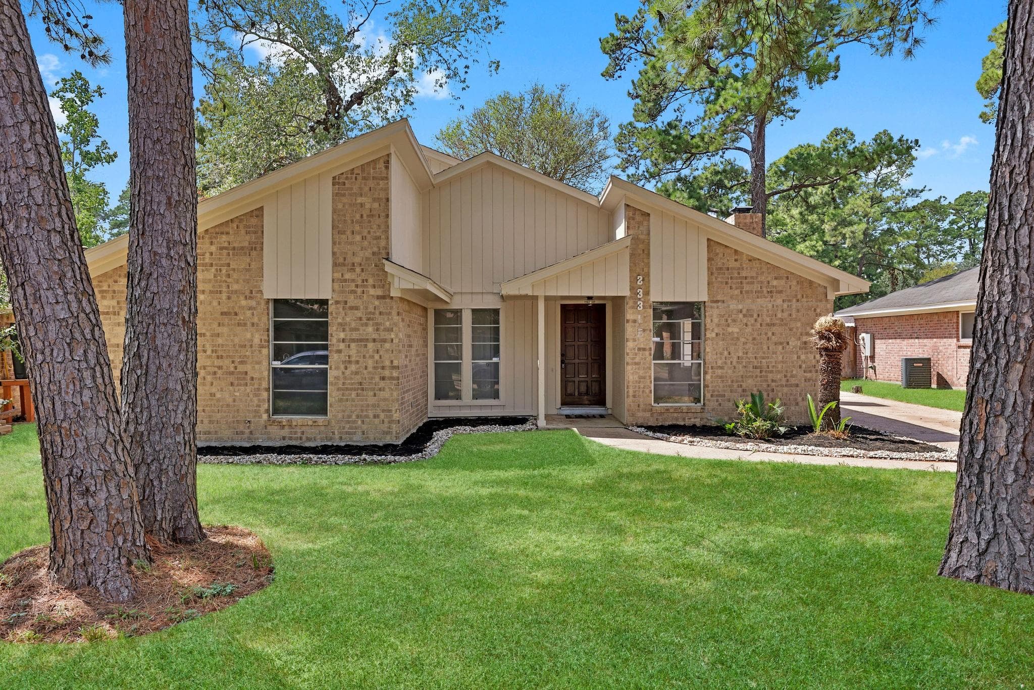 23315 Canyon Lake Dr