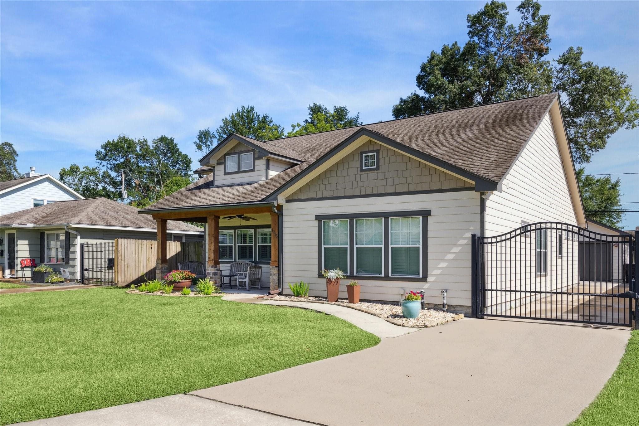 1713 Woodcrest Dr