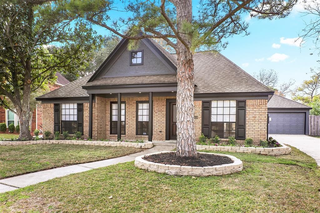 2110 Augusta Dr