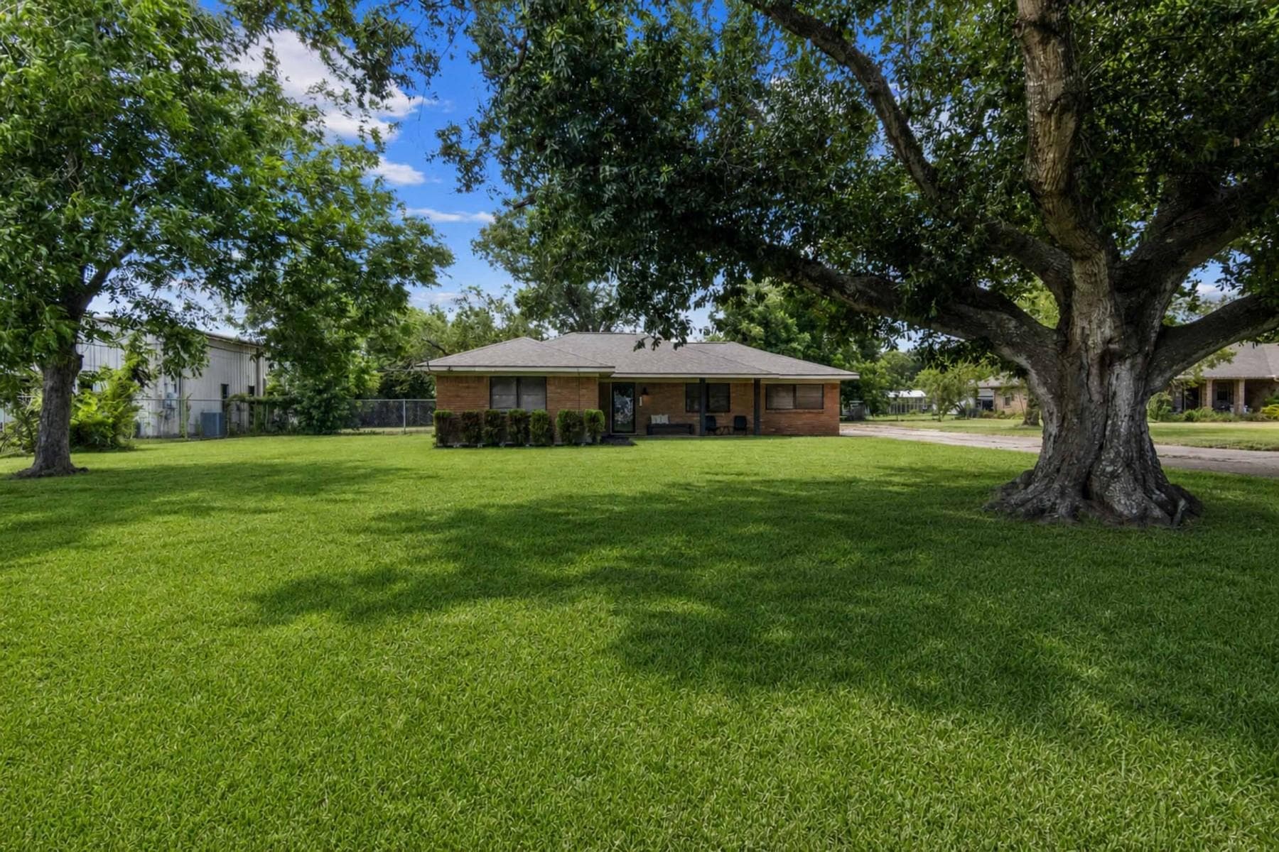 2926 Beverly Rd