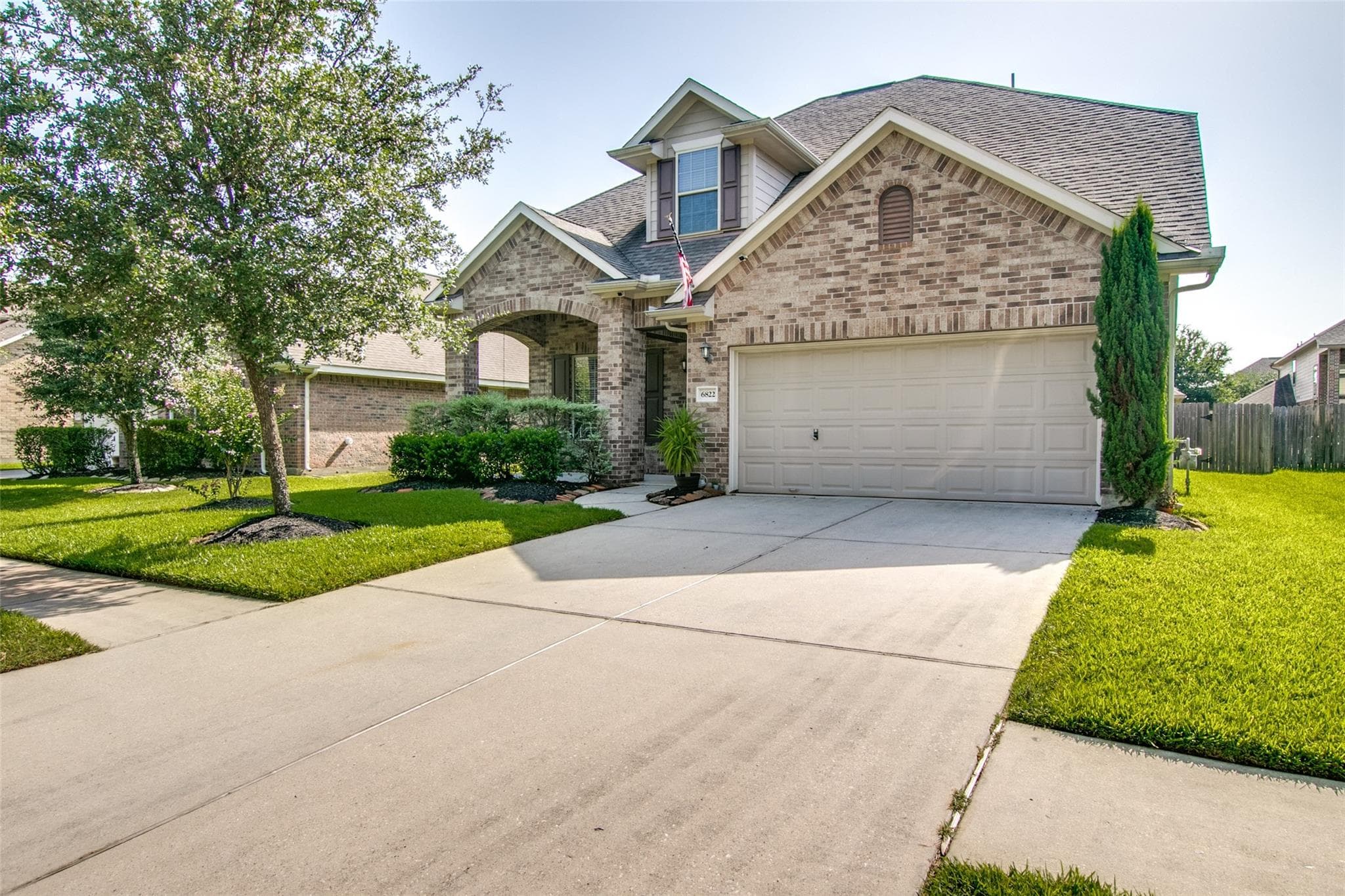 6822 Hunters Creek Ln