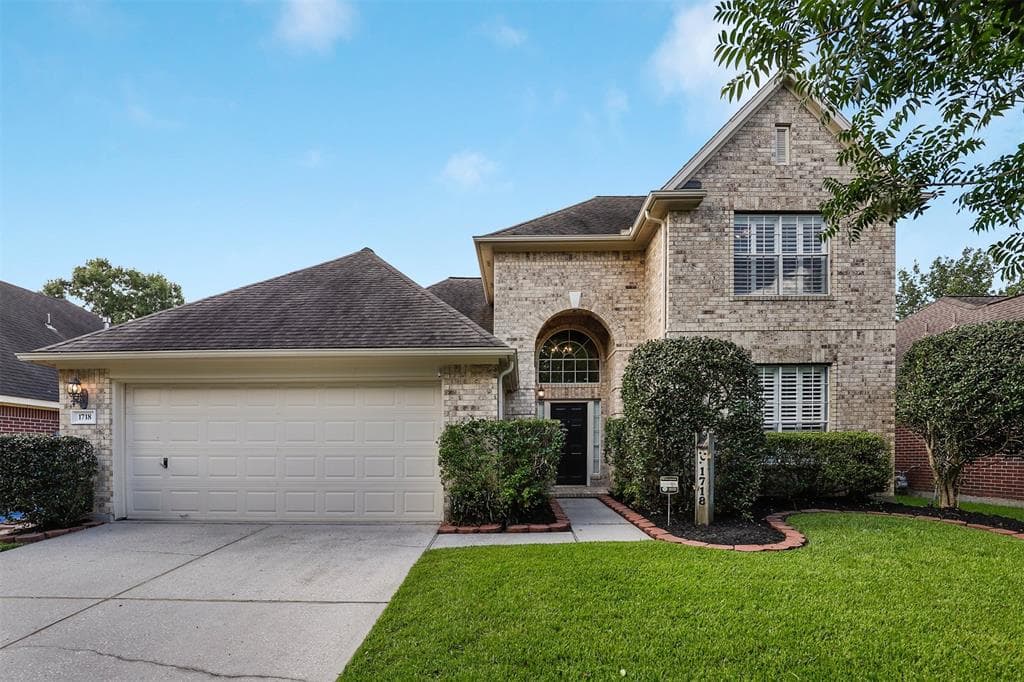 1718 Red Oak Ter