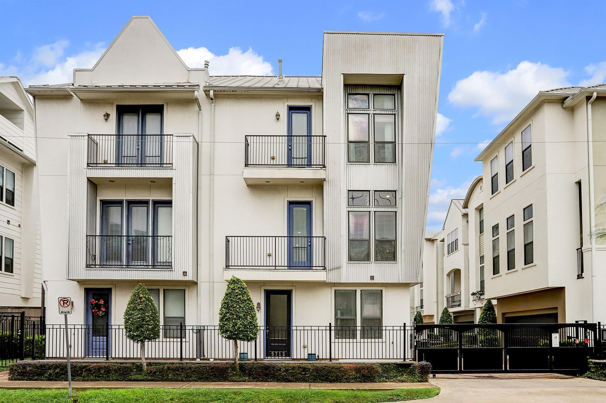 5712 Kansas St Unit B