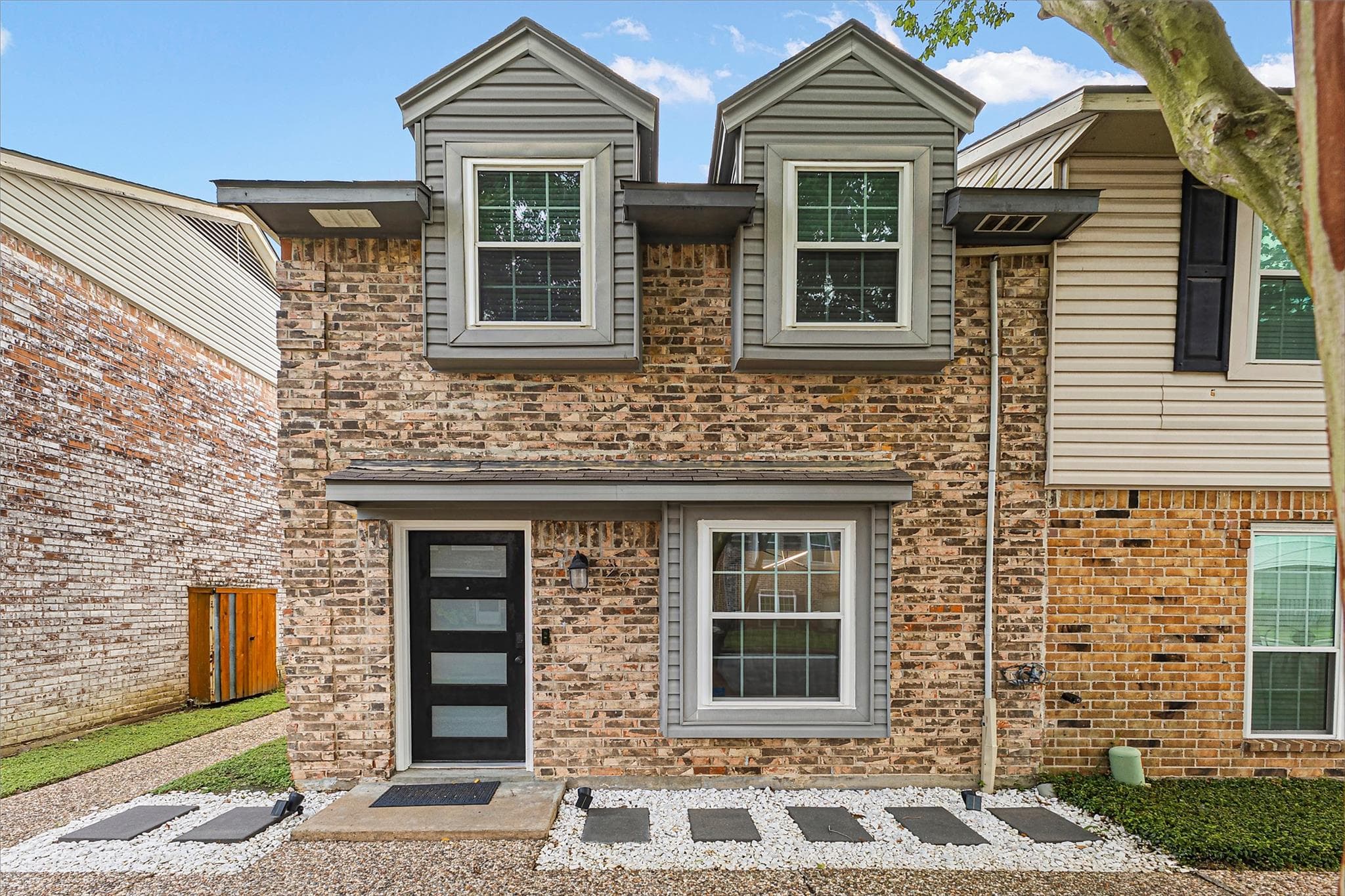 1911 Sherwood Forest St Apt 29