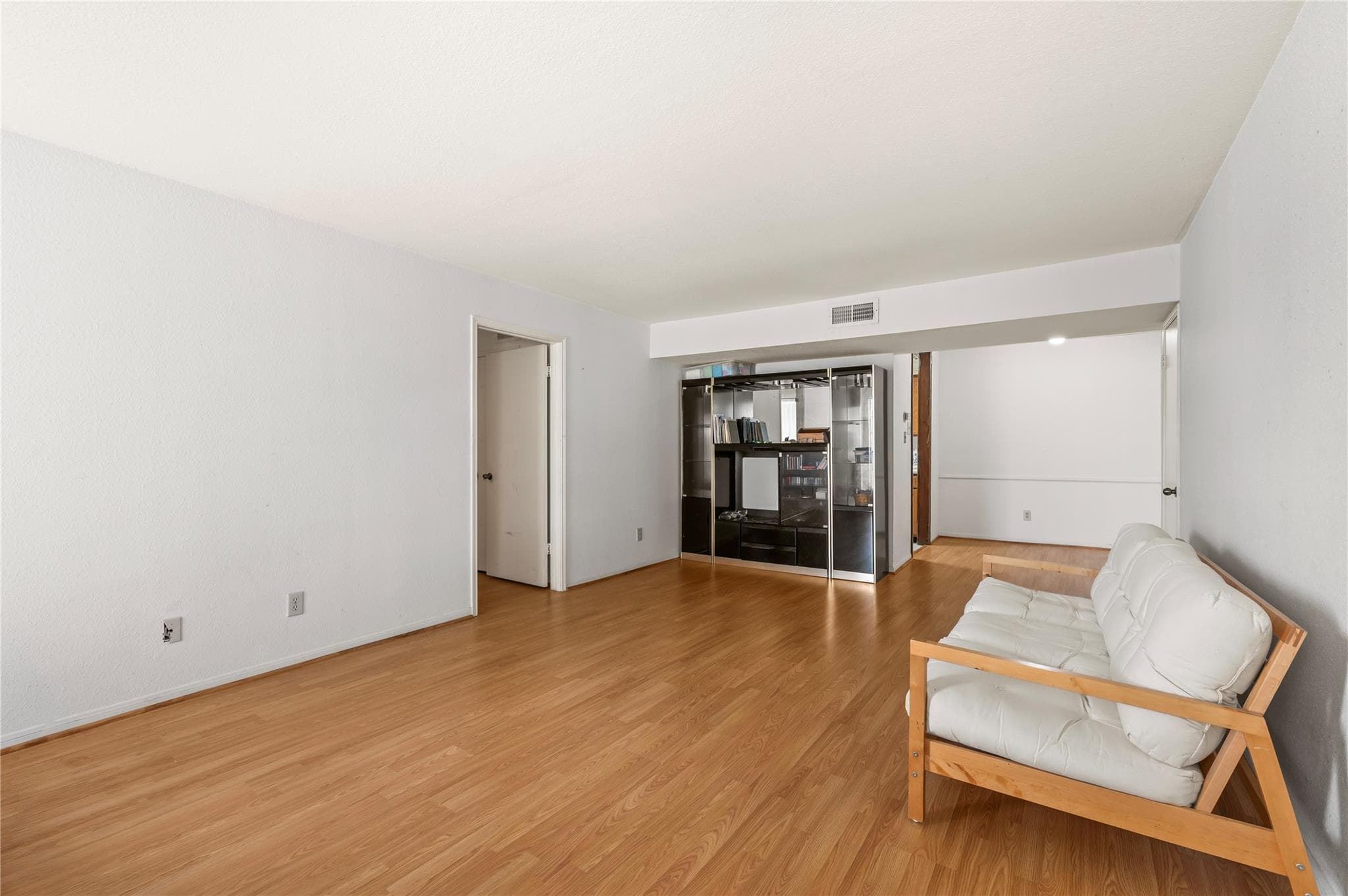6606 De Moss Dr Apt 208