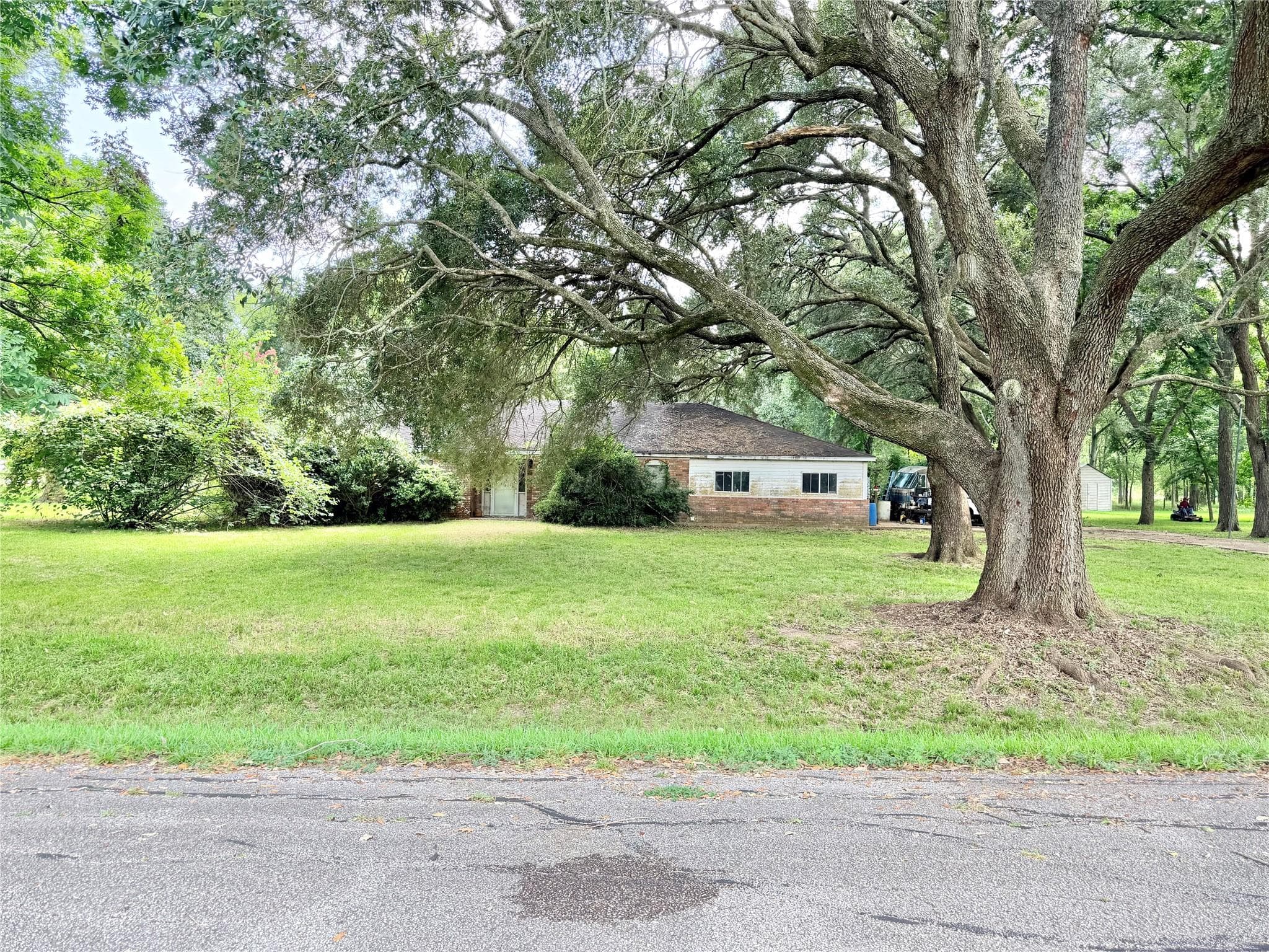 1921 Melody Ln