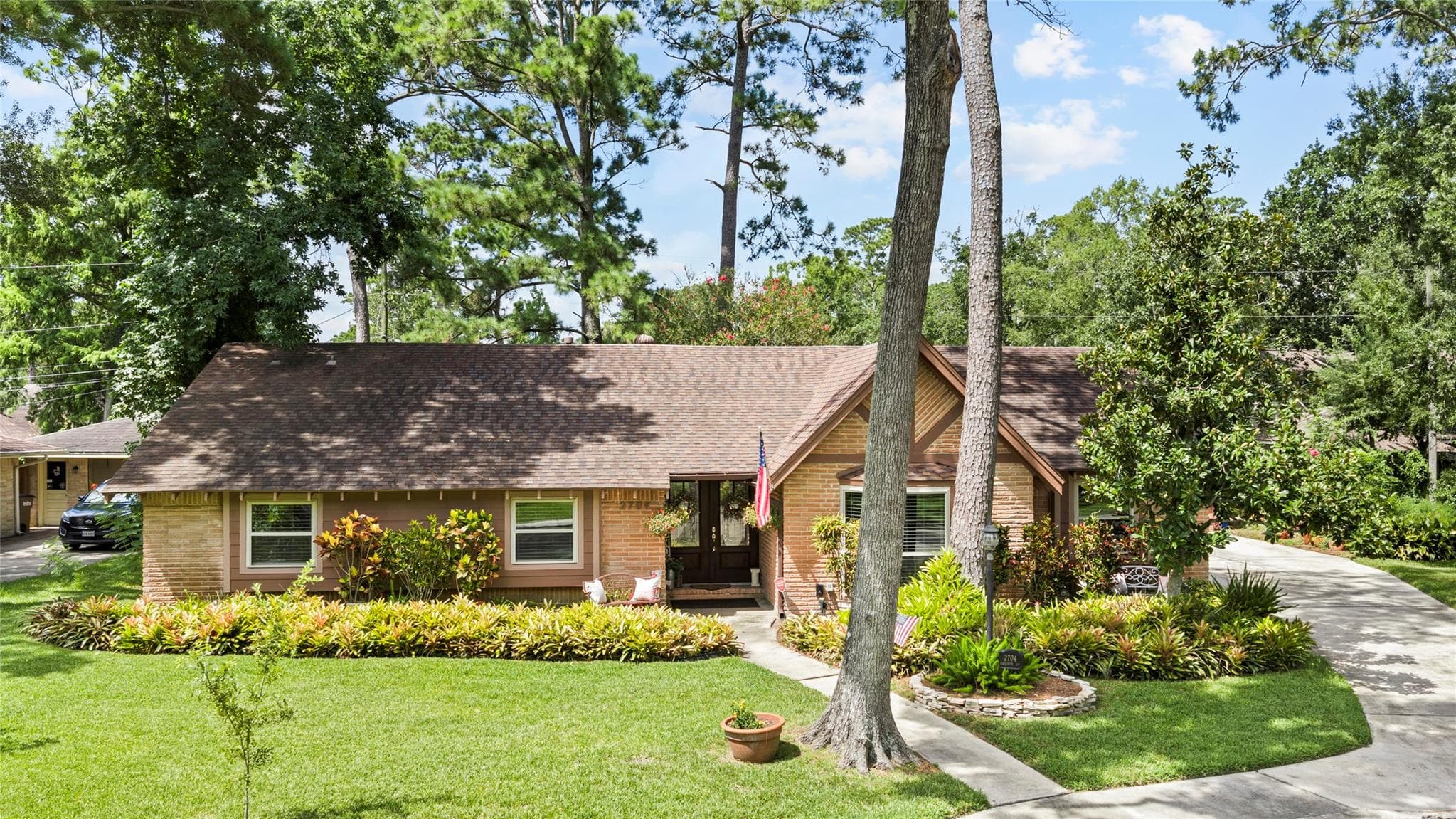 2704 Yorktown Dr