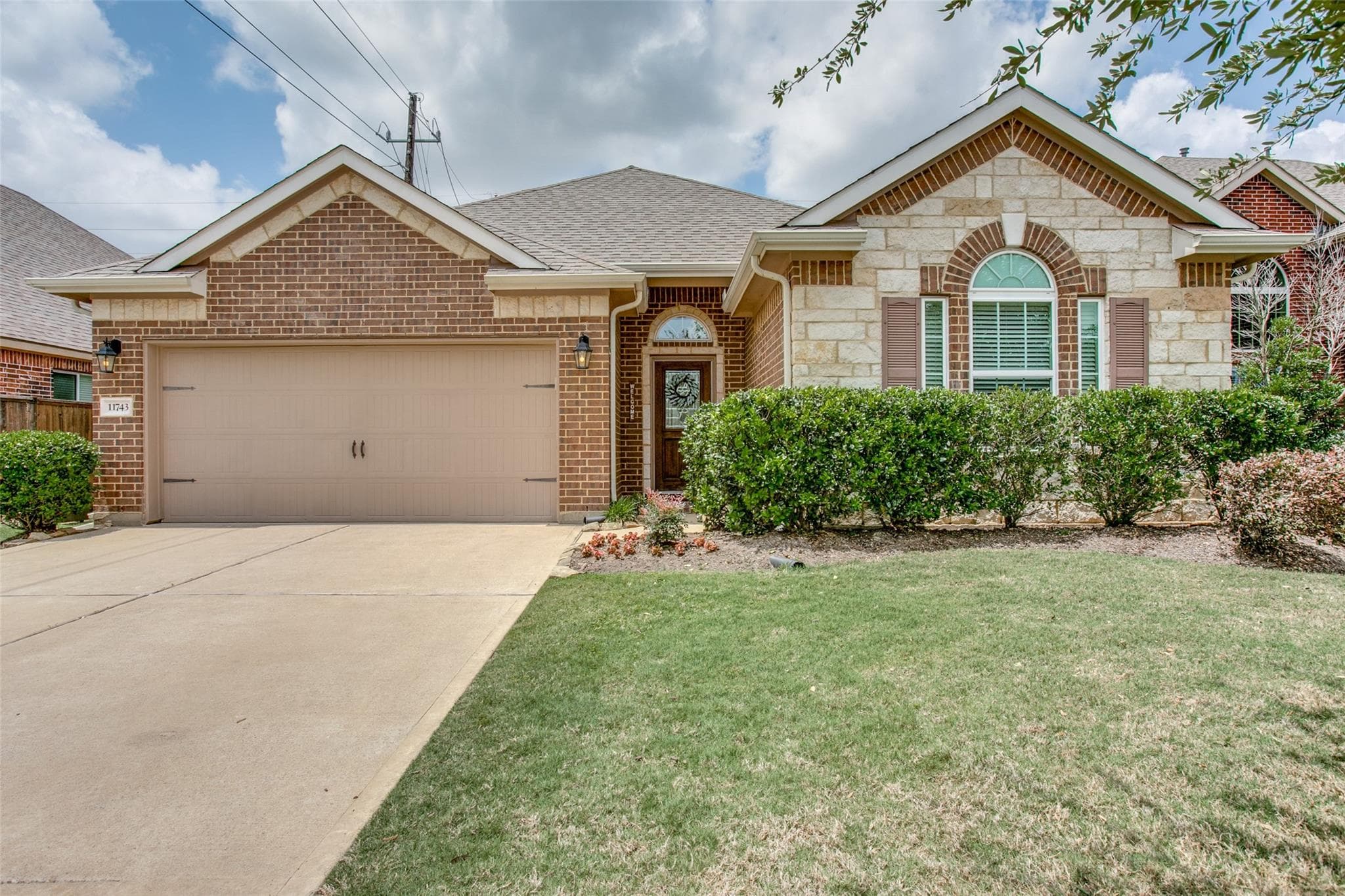 11743 Giovanni Ln