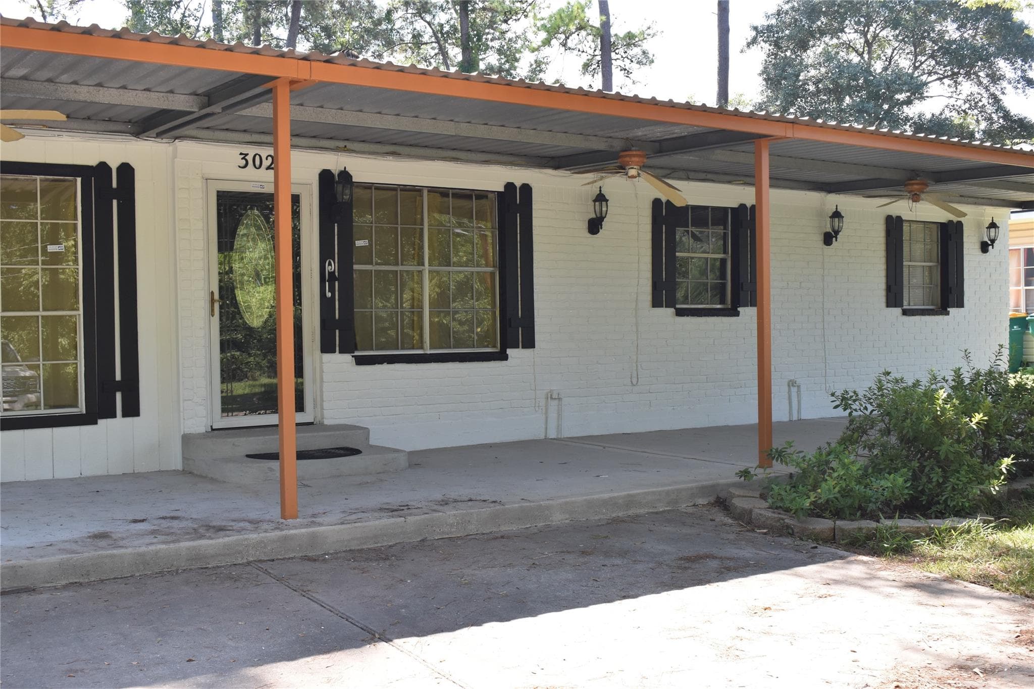 302 Arrowhead Dr