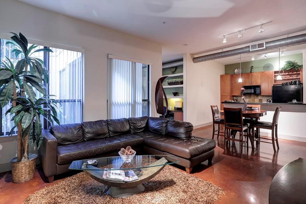 1901 Post Oak Blvd Apt 1401
