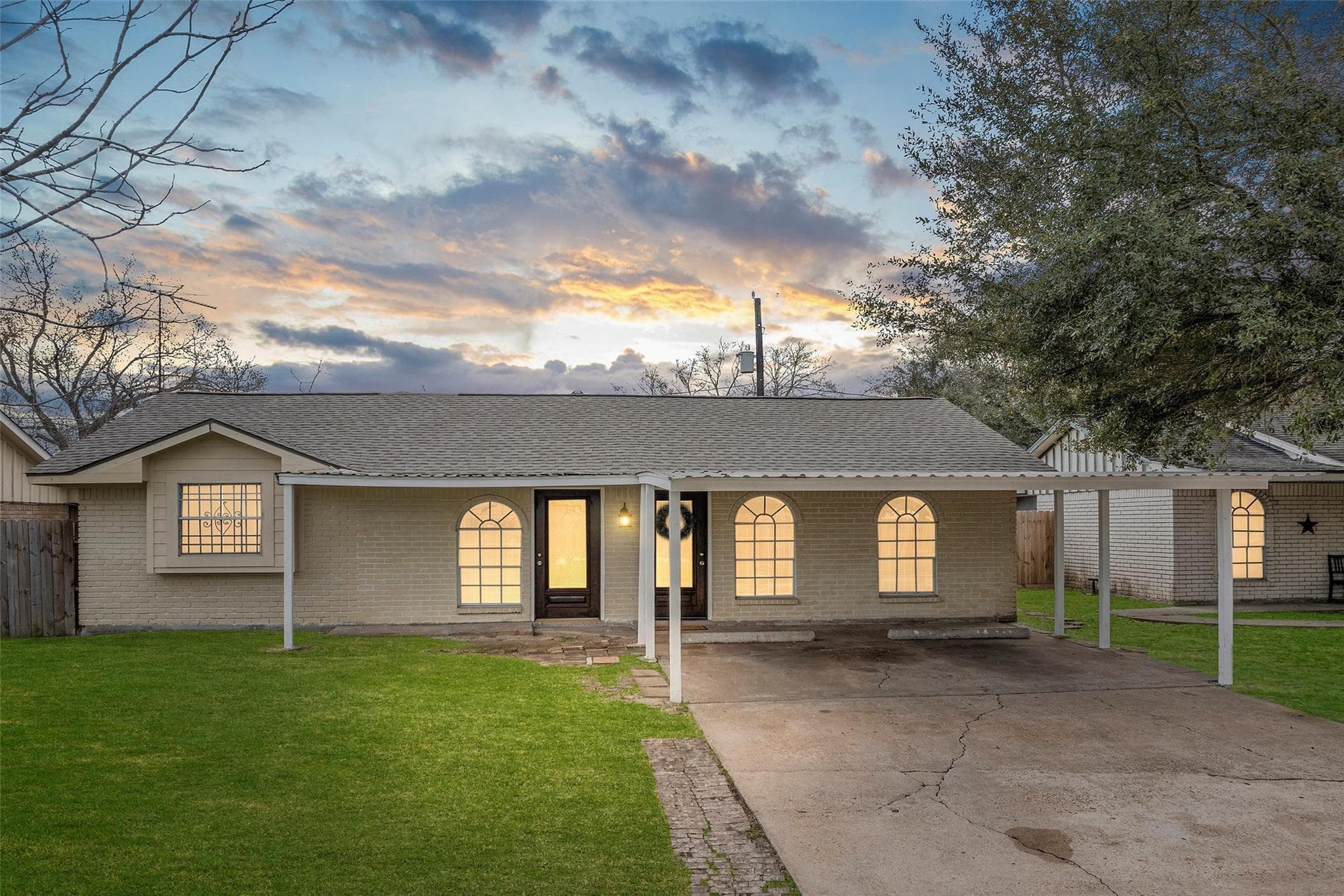 522 Hollyvale Dr