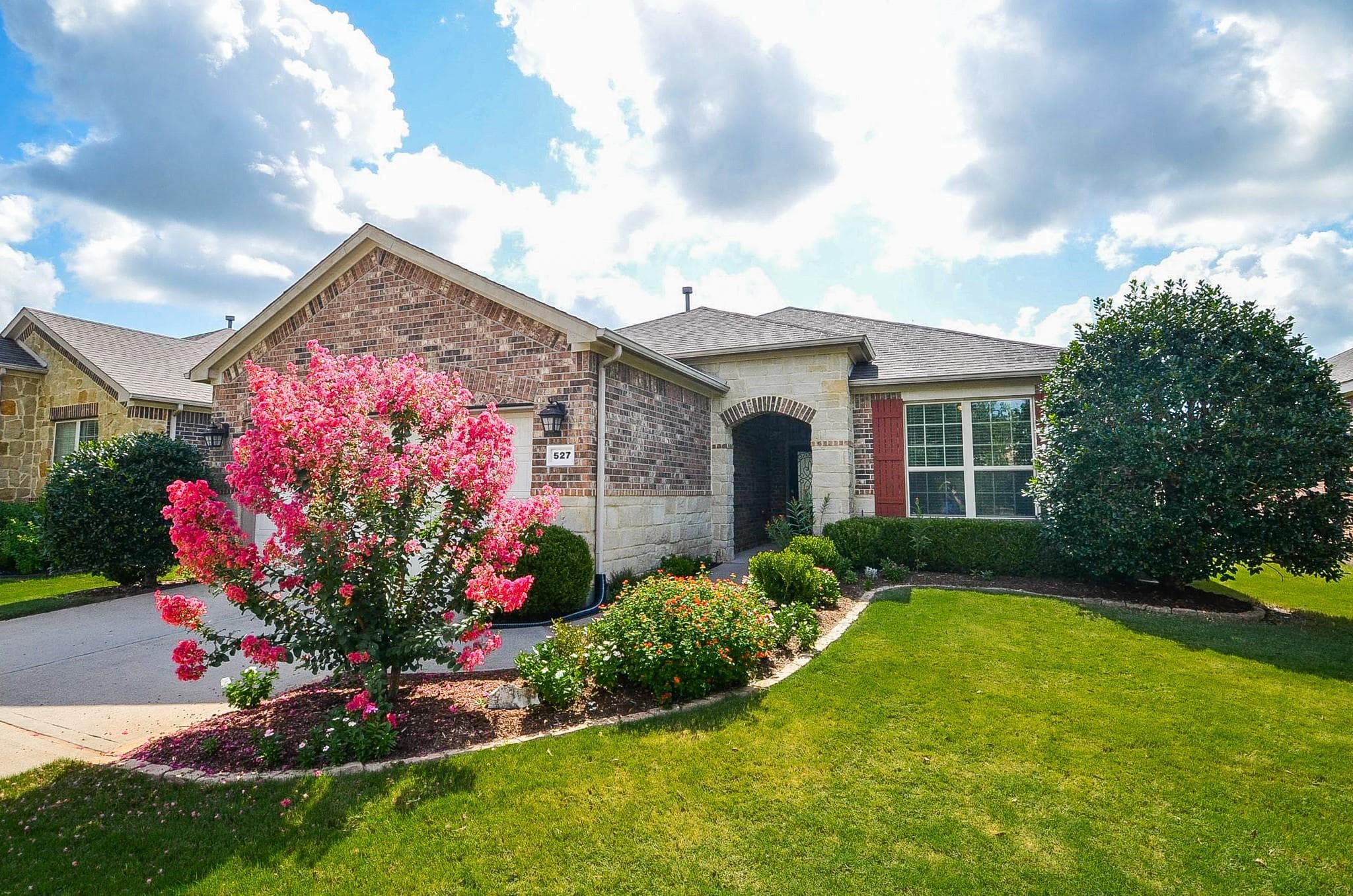 527 Monterry Oaks Dr