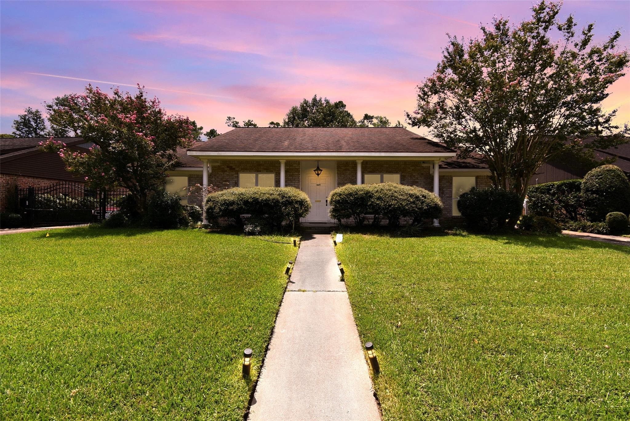 1037 Cheshire Ln