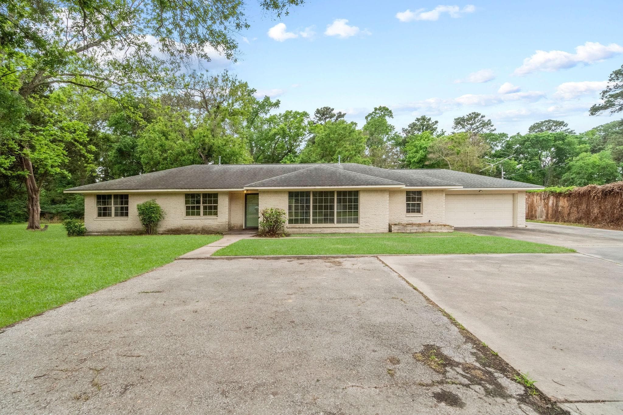 15823 Calvin Rd