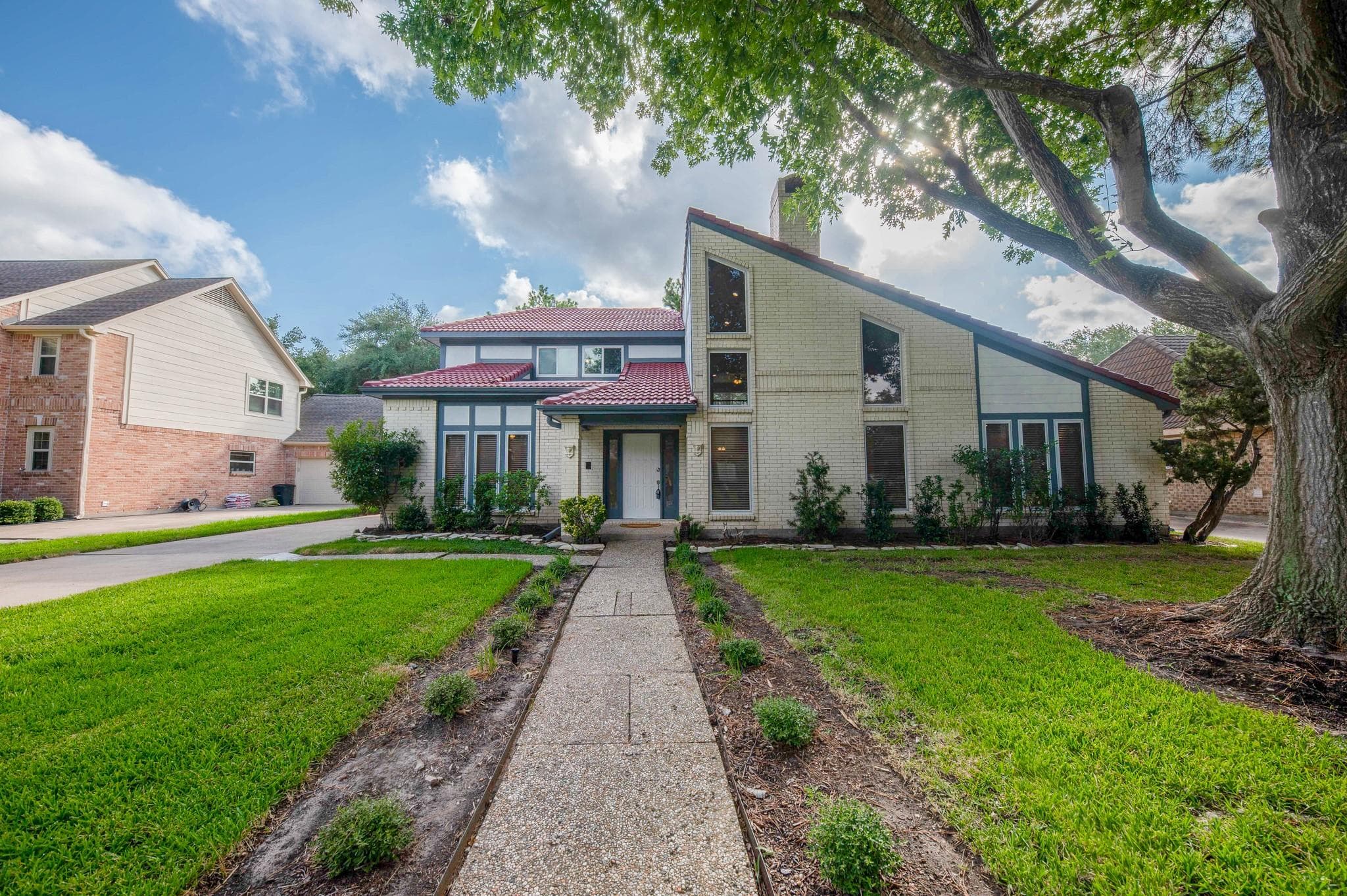 1035 Trapper Hill Dr