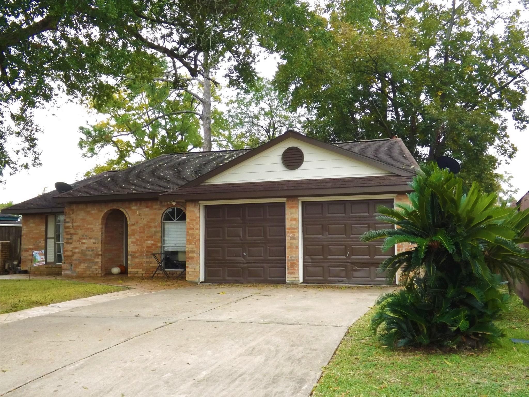 3902 Charriton Dr