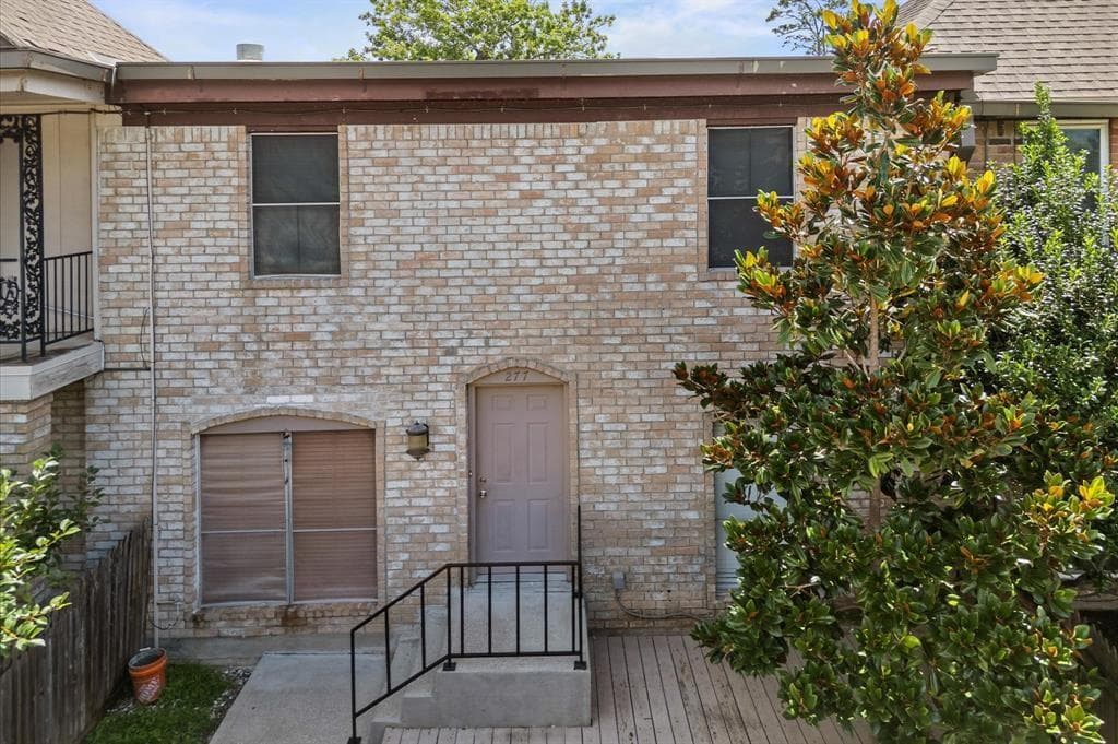 811 Threadneedle St Apt 277