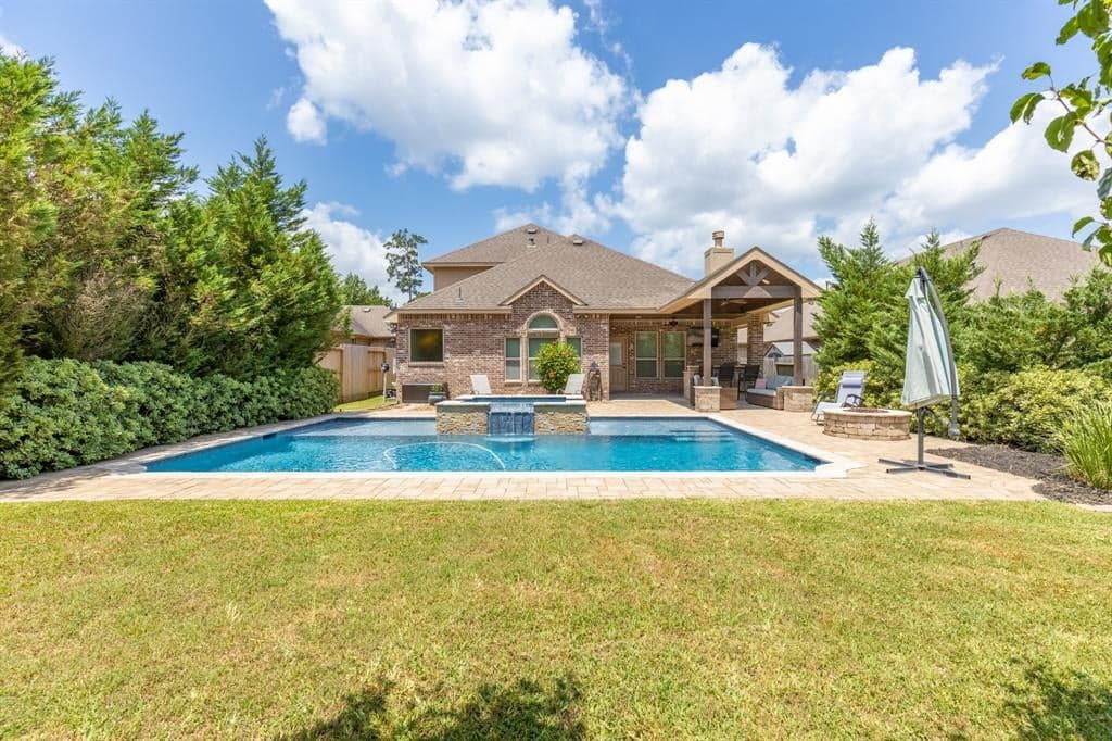114 Chestnut Meadow Dr