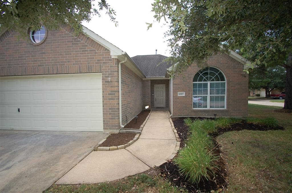 16915 Farley Pass Dr