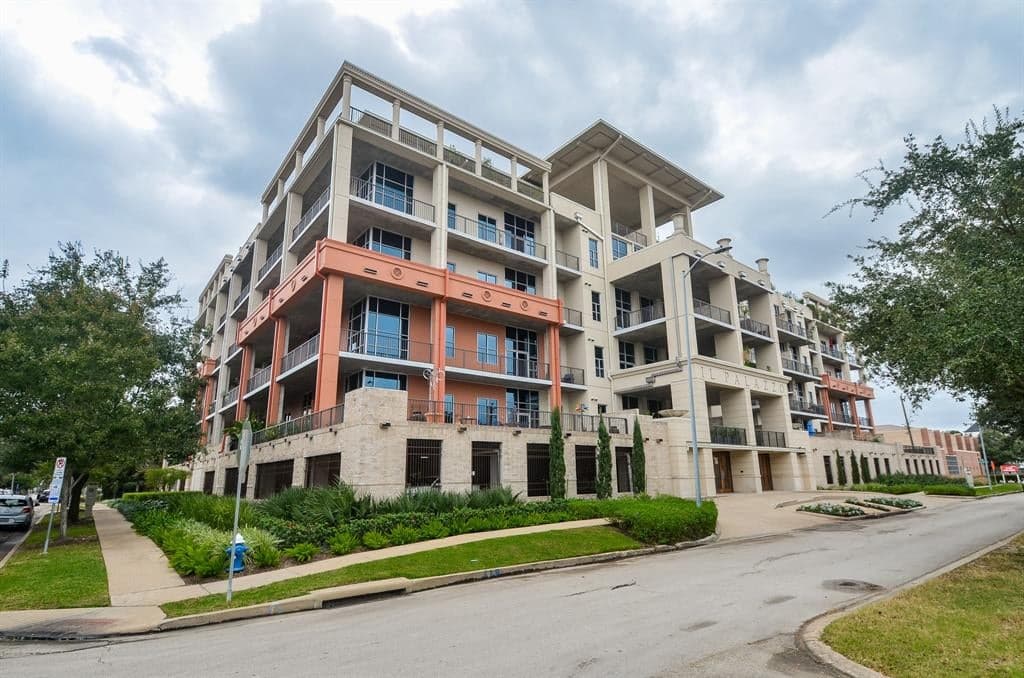 1401 Calumet St Unit 501