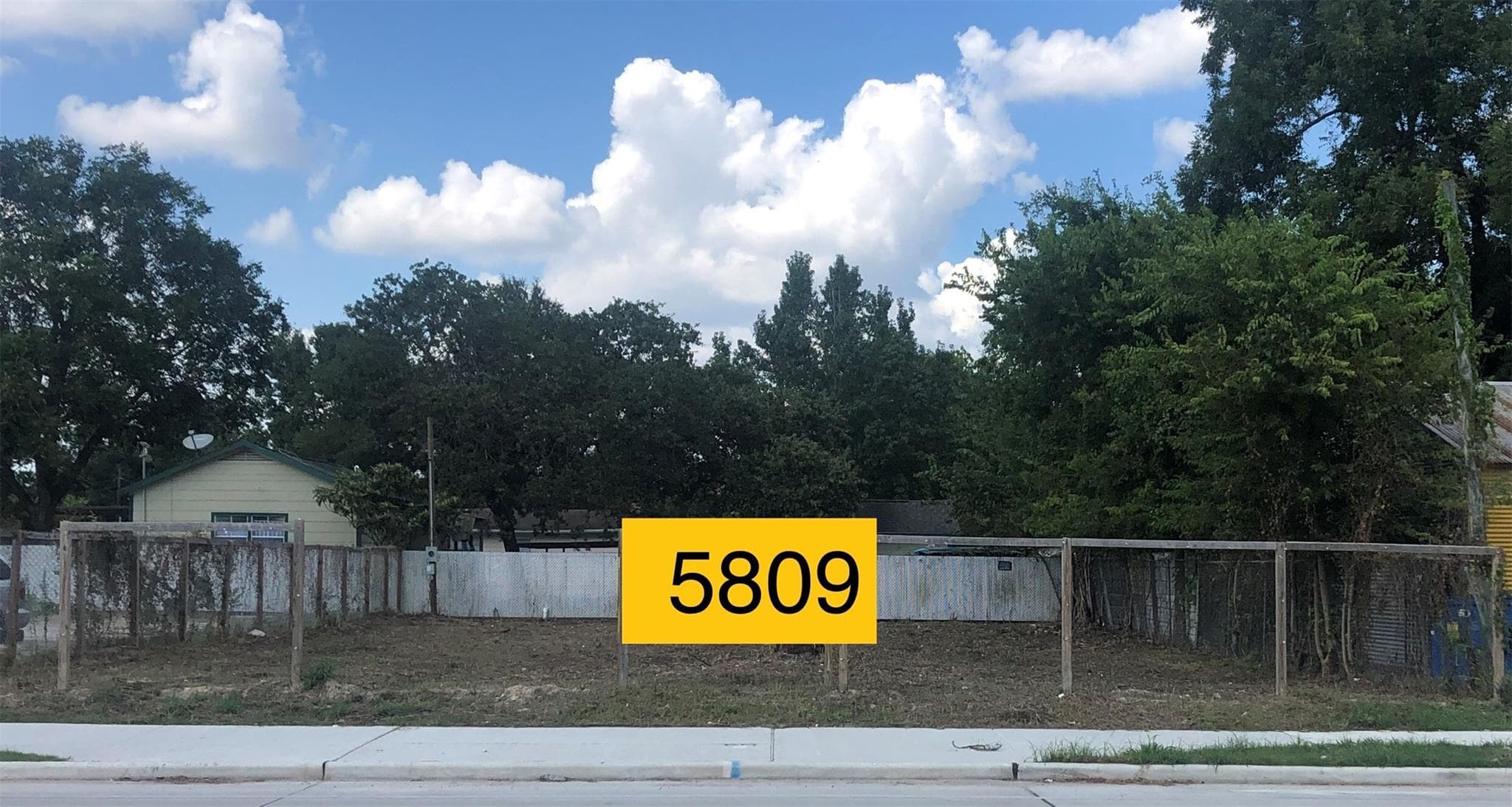 5809 Laura Koppe Rd