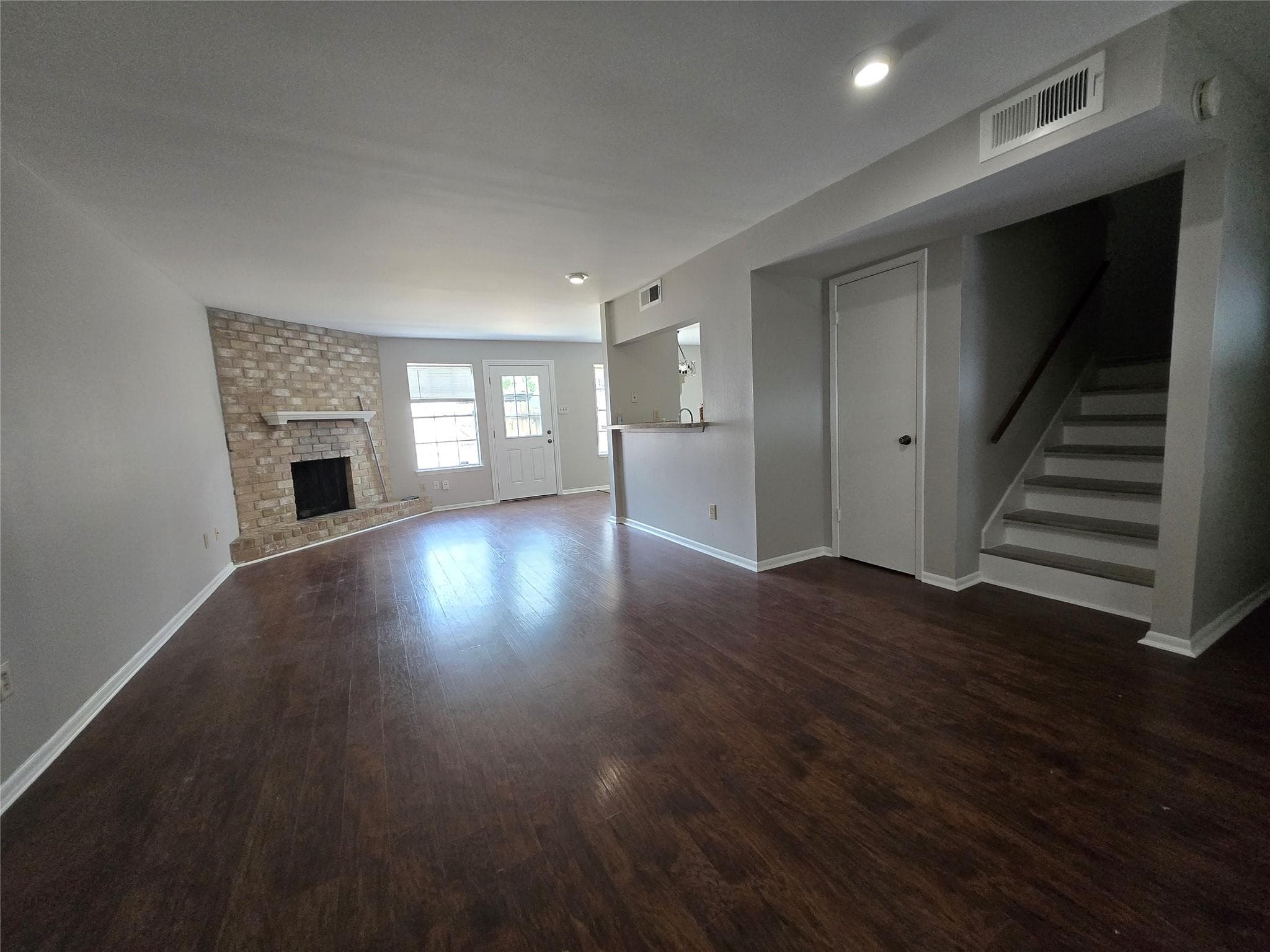 7942 Grow Ln