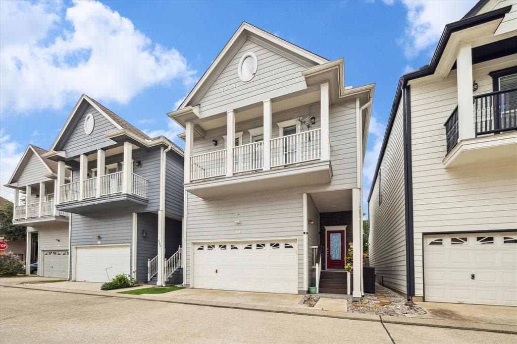 818 Garden Rose Ln