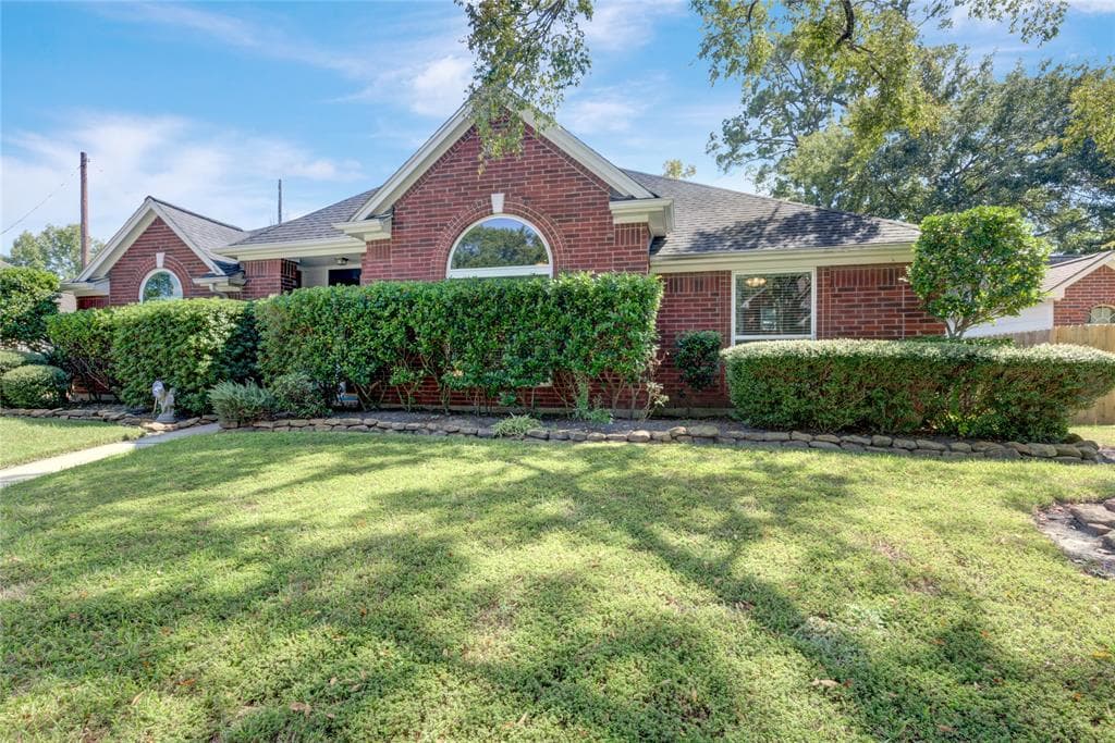 403 N Cypress Estates Cir