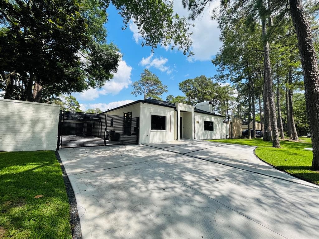 318 Tealwood Dr